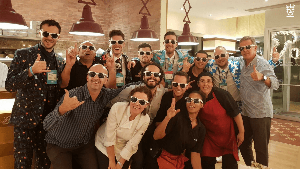 HOW TO STAND OUT OF THE CROWD AT A CONFERENCE